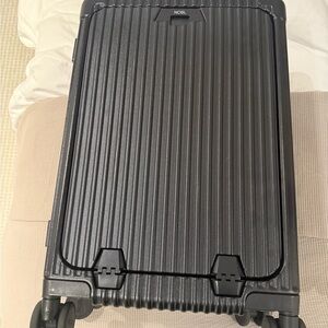 NOBL Hard Shell Suitcase